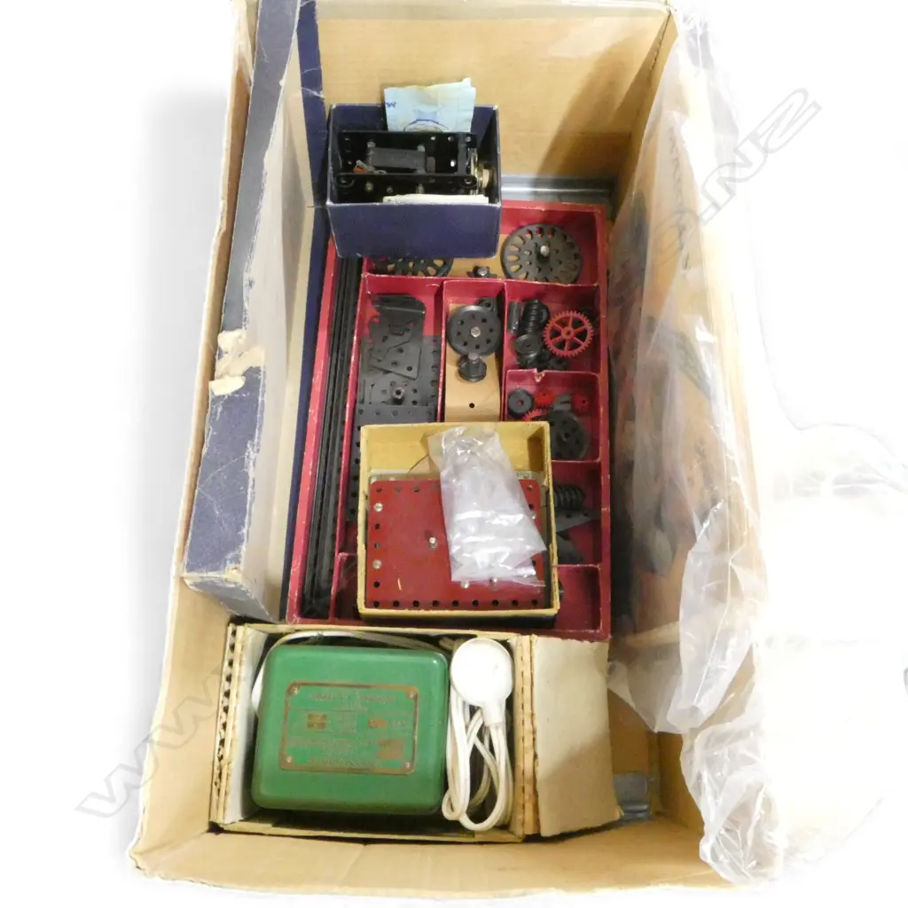 GERMAN BOXED MODEL SET MECCANO CLOCKWORK MOTOR ELECTRIC MOTOR &TRANSFORMER Image 1++