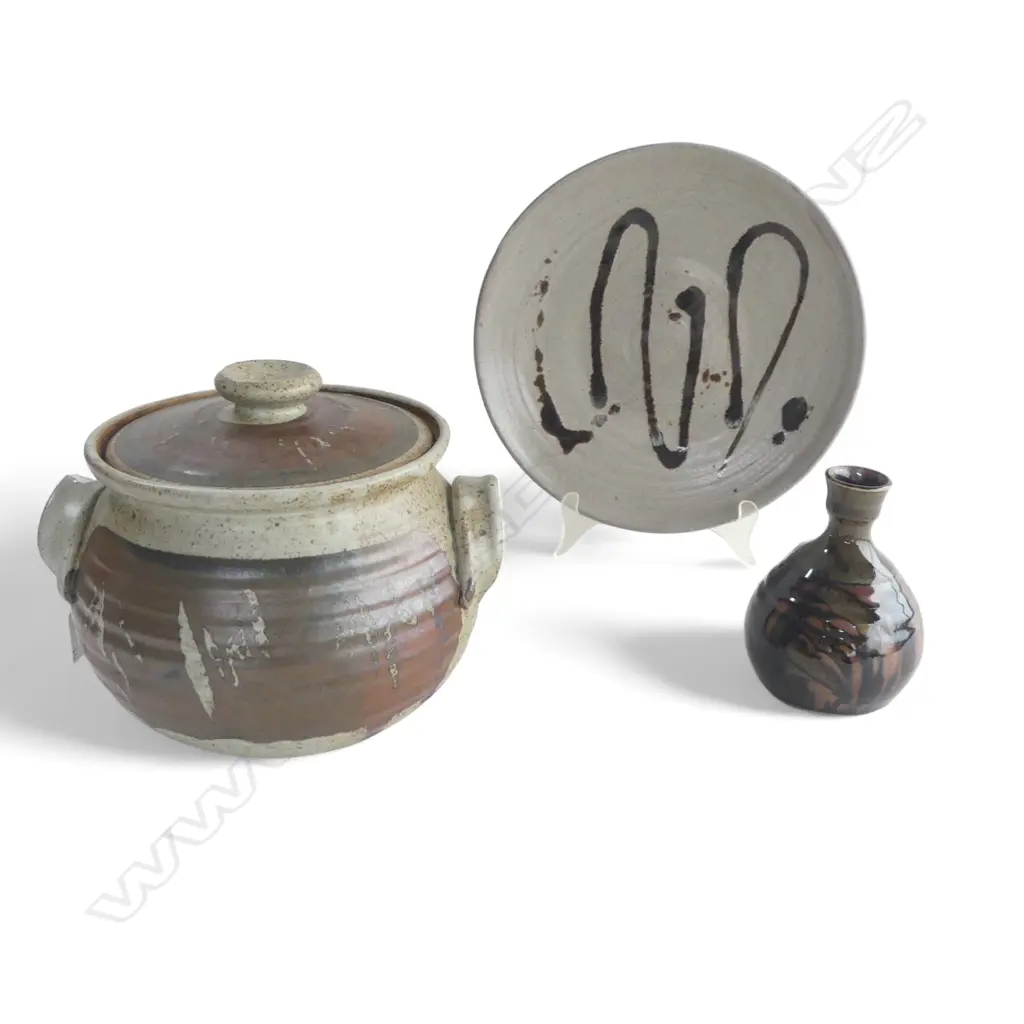 3 PCS STUDIO POTTERY LIDDED CASSEROLE DIA200 PLATTER W270 & VASE H130MM Image 1++