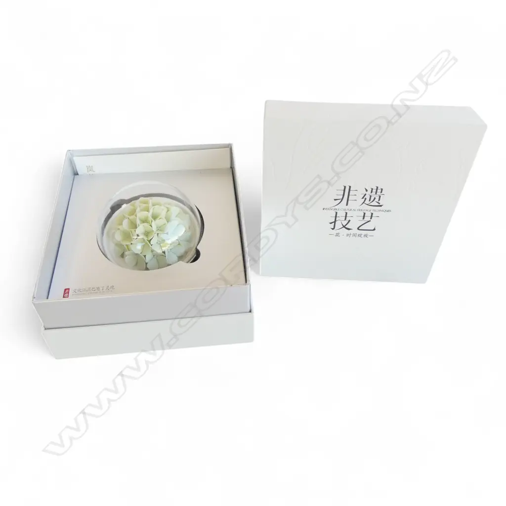 CASED CHINESE FLOWER ORNAMENT  Image 1++