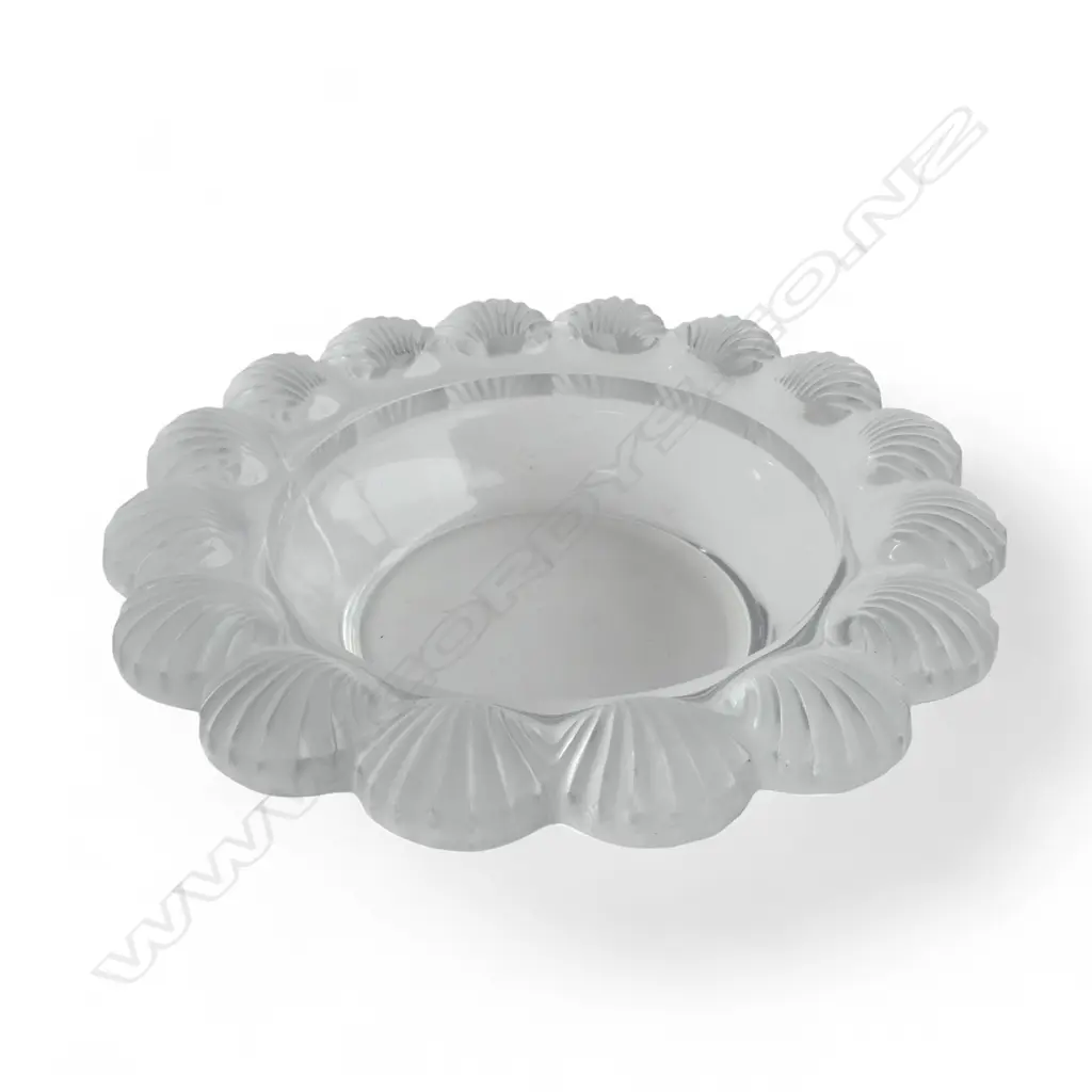 LALIQUE BOWL w. SHELL RIM 200mm dia 1 minor chip under rim Image 1++