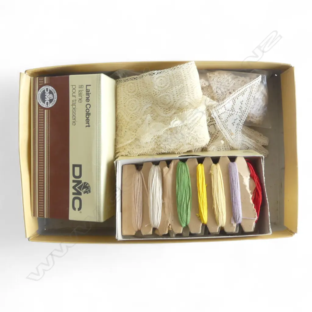 ASST. VINTAGE DOILIES & STRING Image 1++