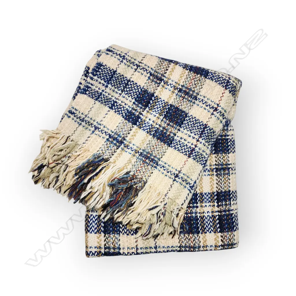 VINTAGE WOOLLEN BLANKET, MASTERWEAVE TEXTILES NZ, BLUE, NAVY & CREAM Image 1++