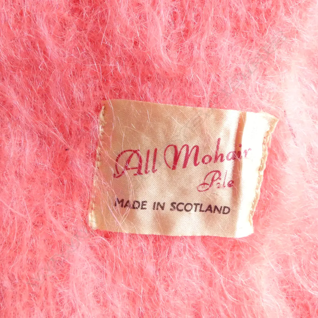 'ALL MOHAIR PILE made in Scotland' BLANKET + 'BRITISH MUSEUM' patterned clothe Image 1++