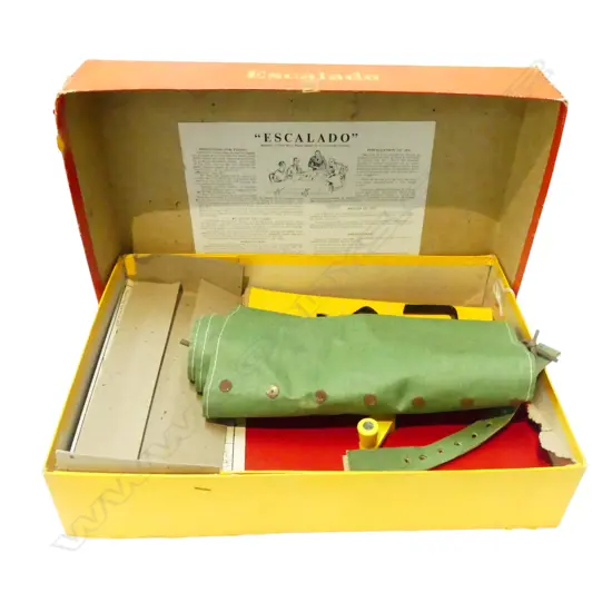 BOXED 'ESCALADO' HORSE RACING GAME 