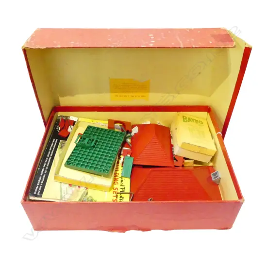 BAYCO' 1950S BOXED BUILDING SET 