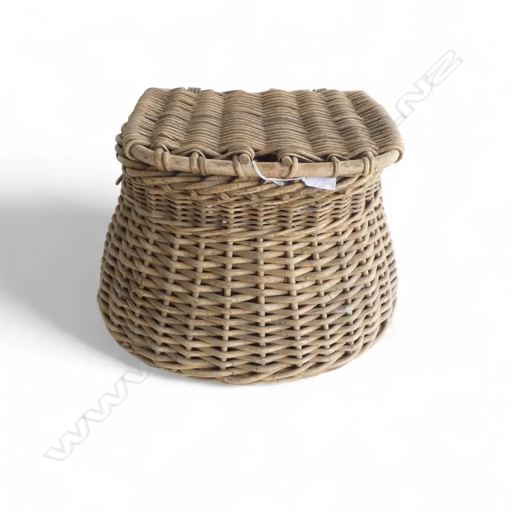 WOVEN WILLOW FISHING CREEL H.300mm Image 1++