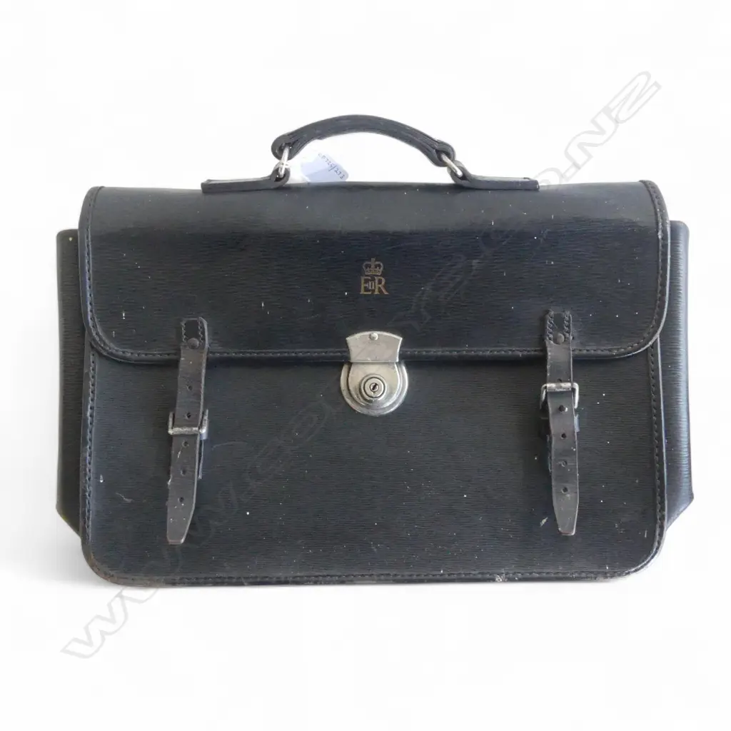 VINTAGE LEATHER QUEEN ELIZEBETH 2 DISPATCH SATCHEL L450MM Image 1++