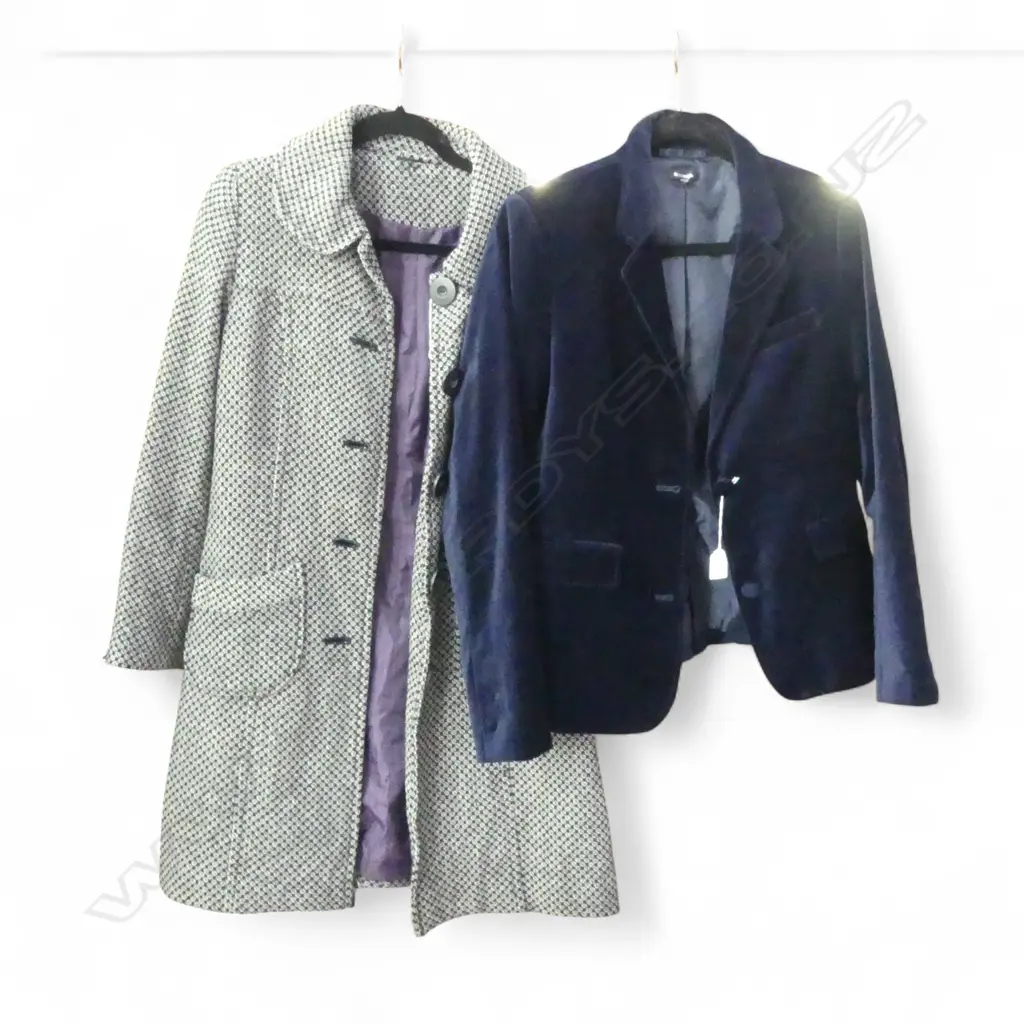 WOMENS SIZE 10 OVERCOAT & A NAVY BLUE VELVET BLAZER SIZE 12 Image 1++