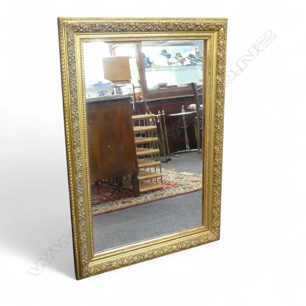 MIRROR w. GILT FRAME 1040x725mm mirror loose in frame Image 1++