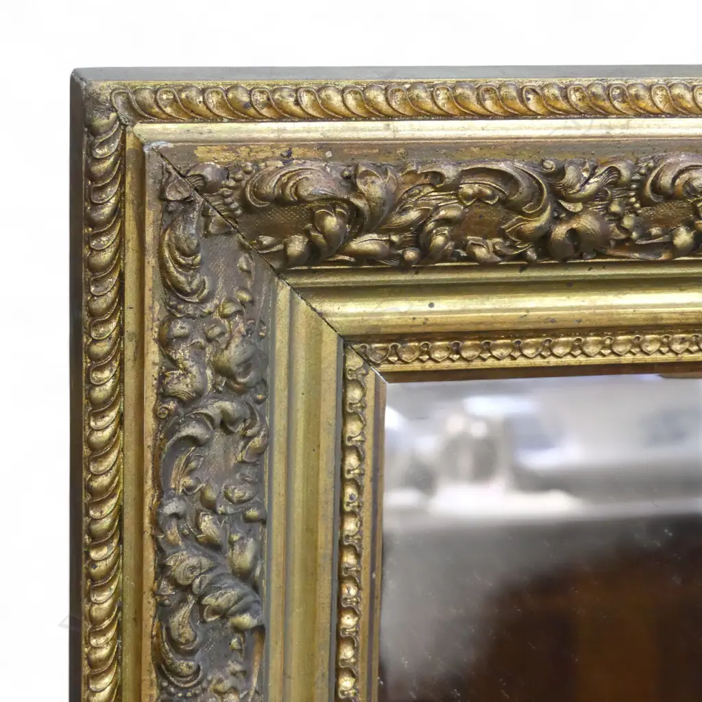 MIRROR w. GILT FRAME 1040x725mm mirror loose in frame Image 1++
