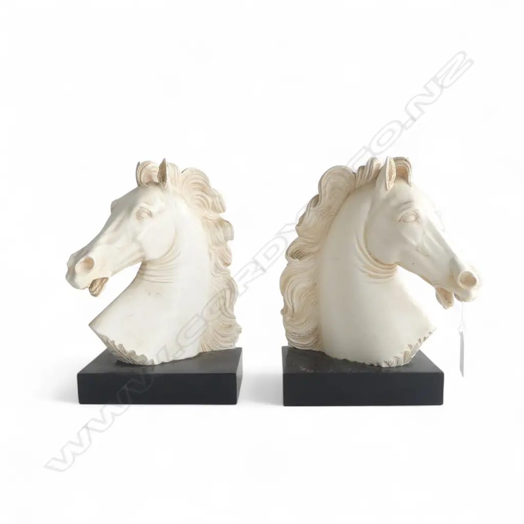 PR RESIN HORSE BOOKENDS H.200mm Image 1++