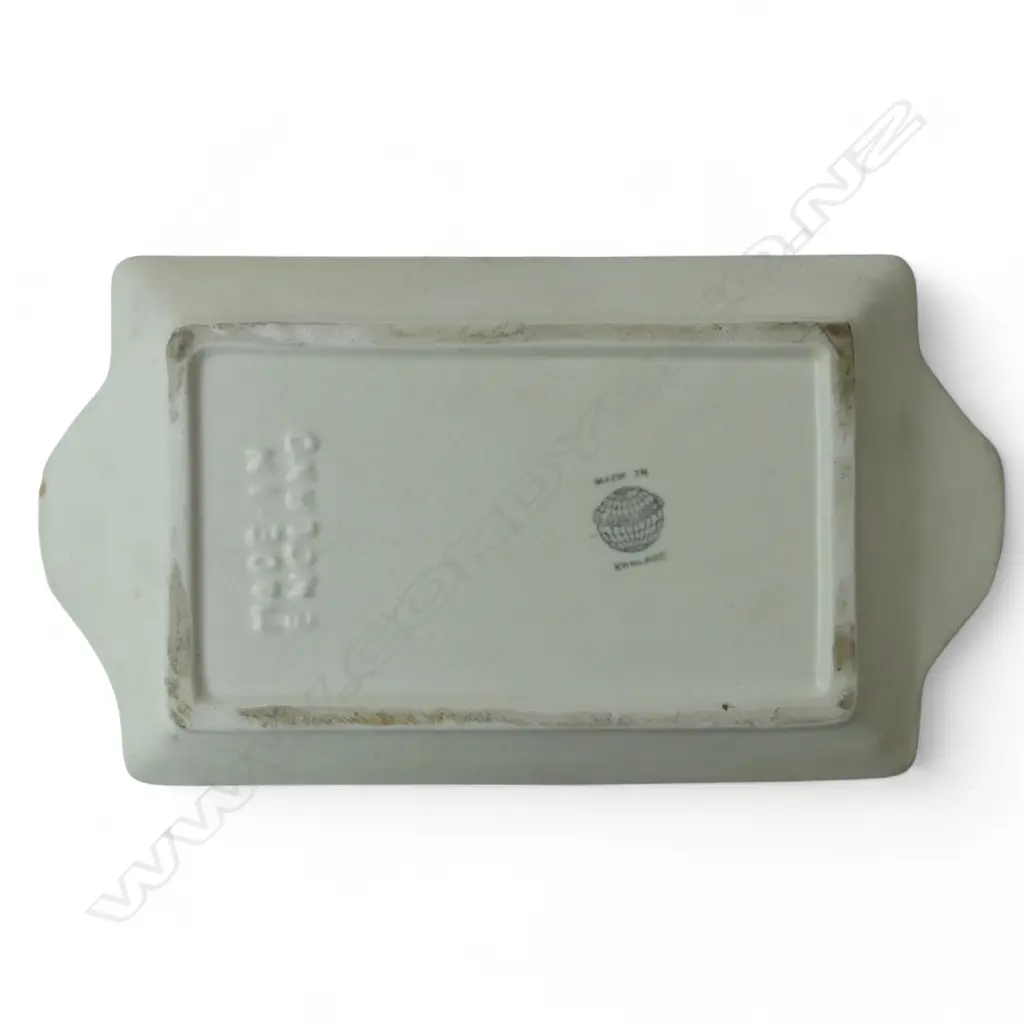 6 PCE CLEWS CHAMELEON WARE; 2 TEAPOTS, 2 TRAYS, JUG & SIFTER Image 1++