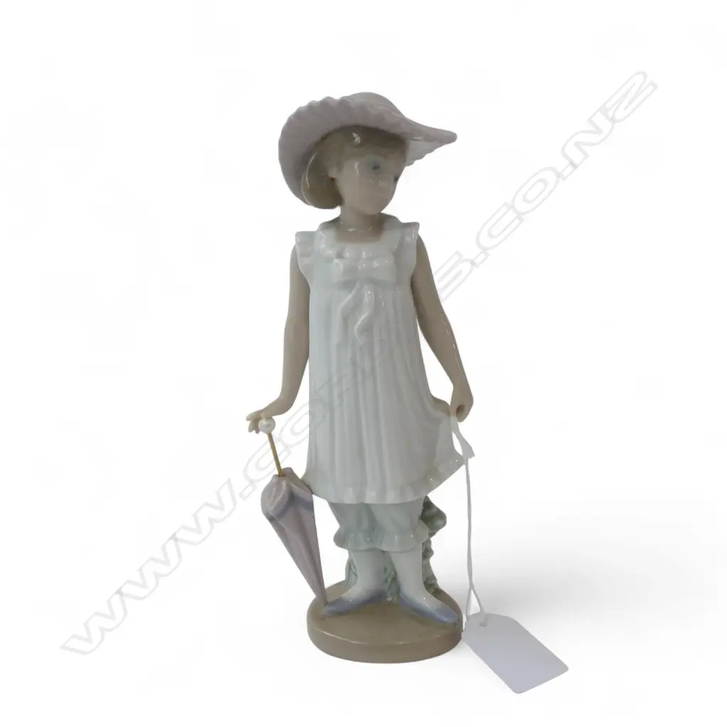 NAO FIGURINE H.178mm Image 1++