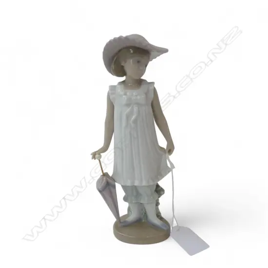 NAO FIGURINE H.178mm