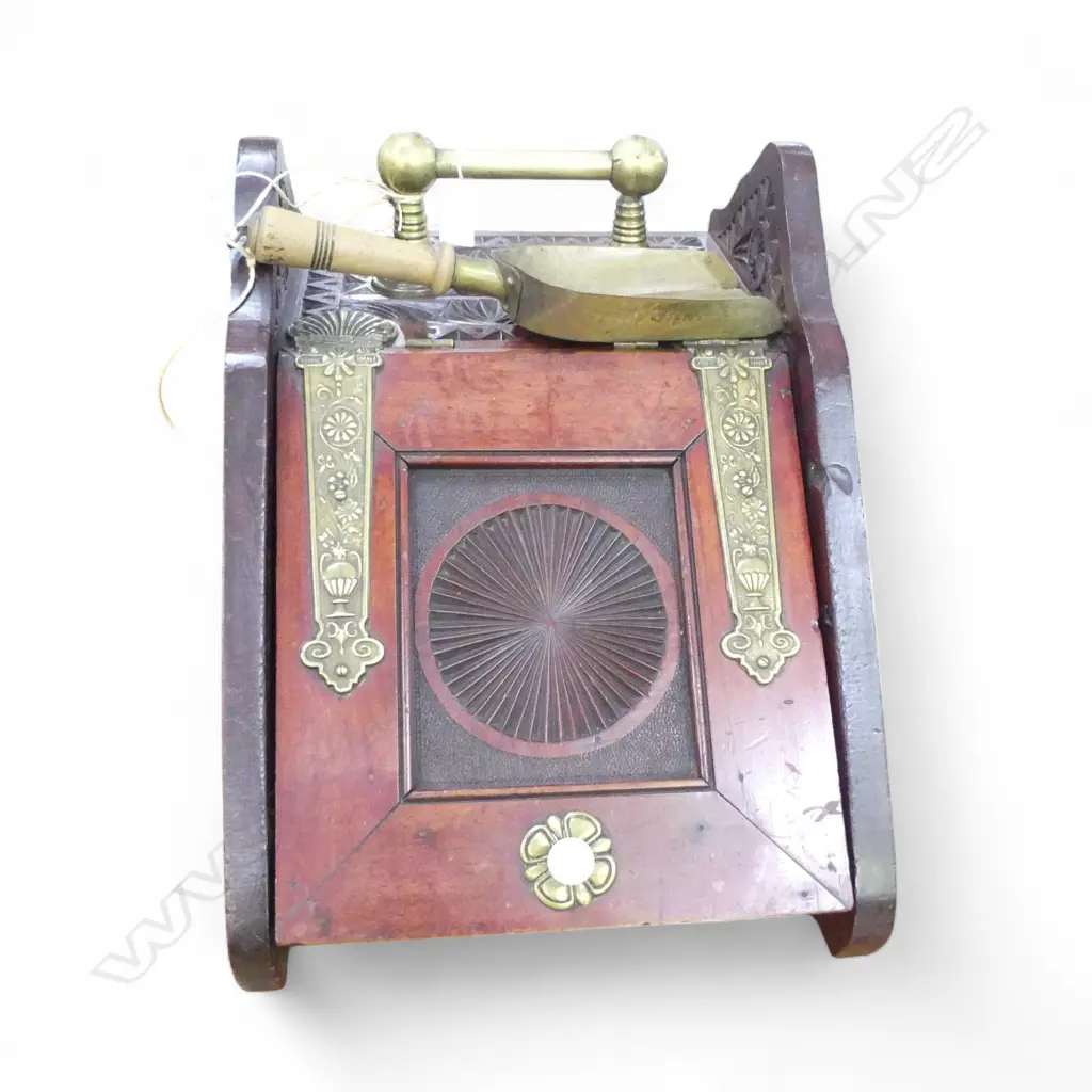 EDWARDIAN CHIP CARVED COAL SKUTTLE 350x480x390mm Image 1++