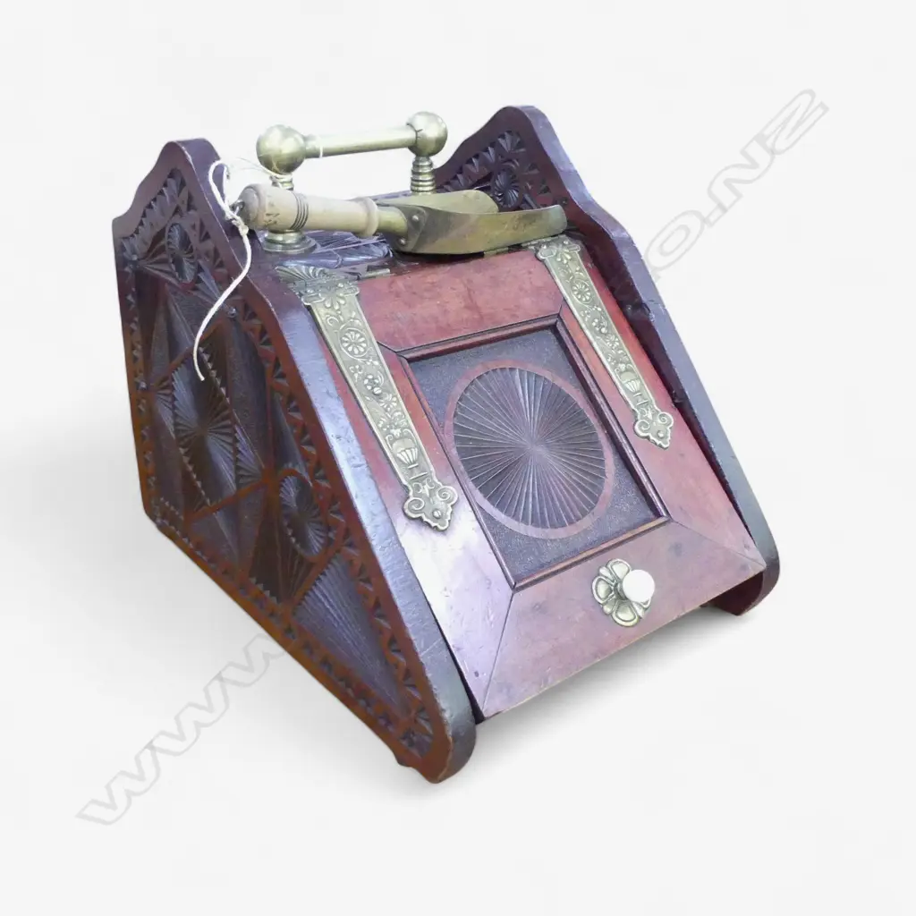 EDWARDIAN CHIP CARVED COAL SKUTTLE 350x480x390mm Image 1++