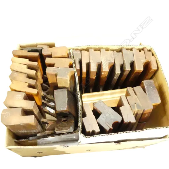ASST. MOULDING PLANES, STANLEY CHISEL SET ETC