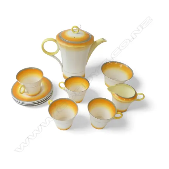 11 PCE SHELLEY TEA SET; 4 C/S, MILK, SUGAR & TEAPOT H.180mm