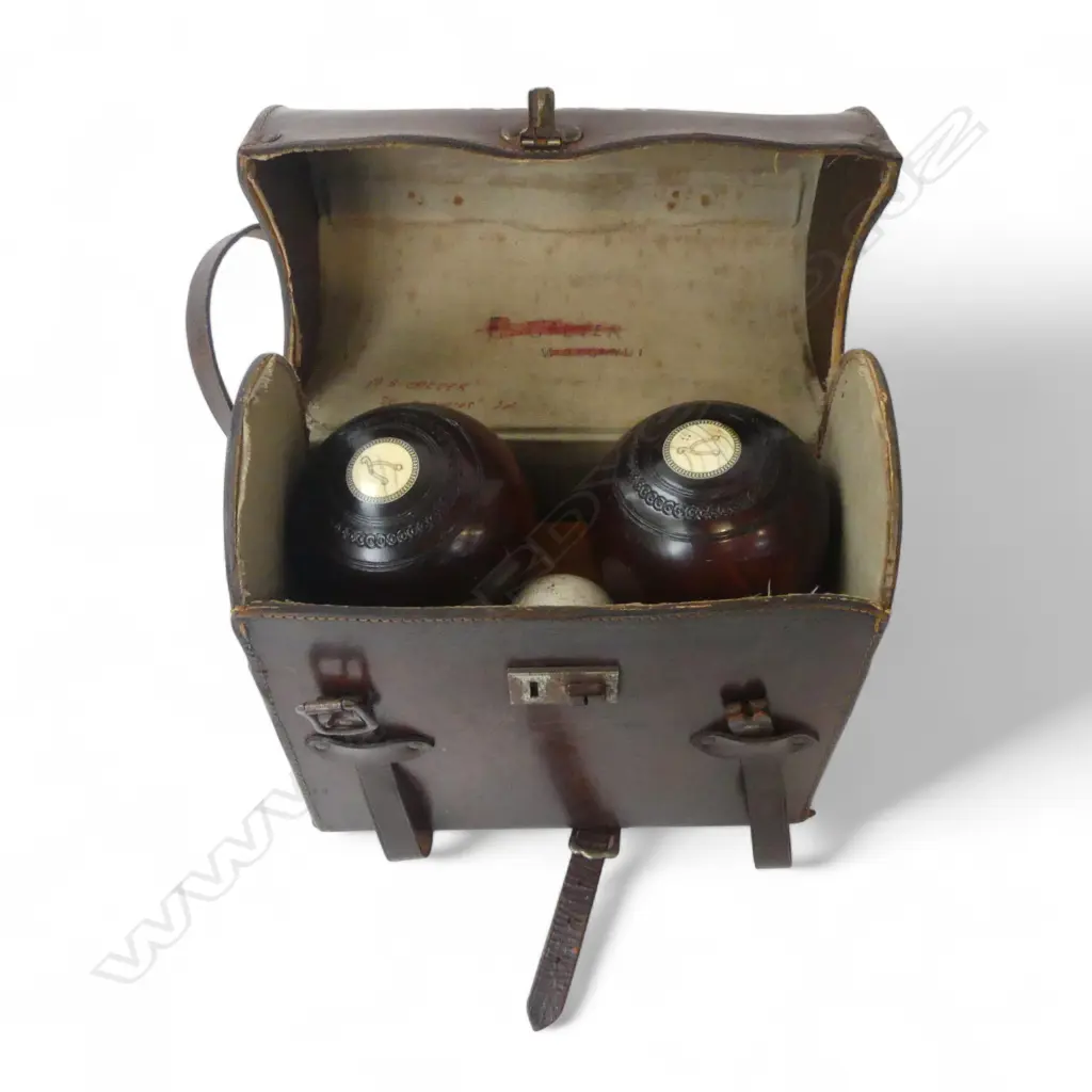 4 VINTAGE WOODEN LAWN BOWLS IN LEATHER CARRY CASE probably lignum vitae Image 1++