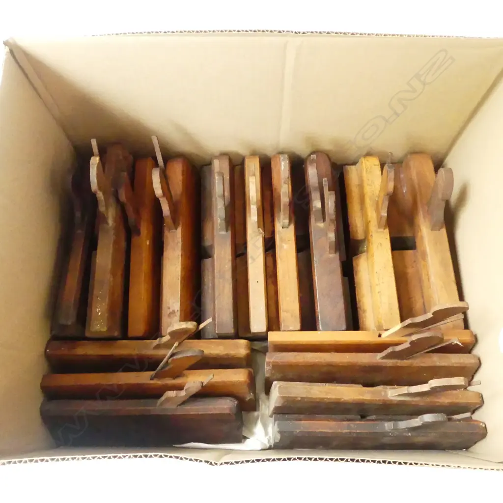 WOODEN CARPENTERS WORKING PLANES Image 1++