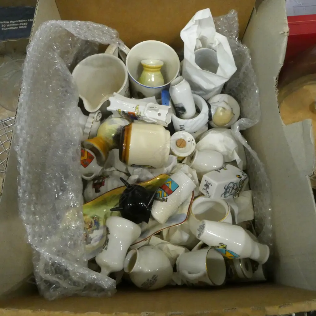 ASS.T MINIATURE CHINA, CRESTED WARE etc Image 1++