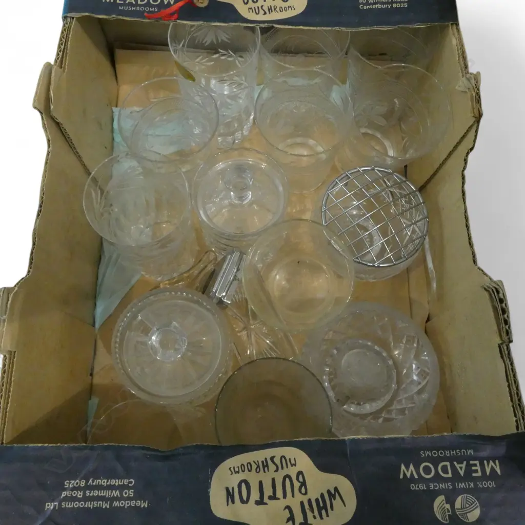 ASST. CRYSTAL/GLASSWARE  Image 1++