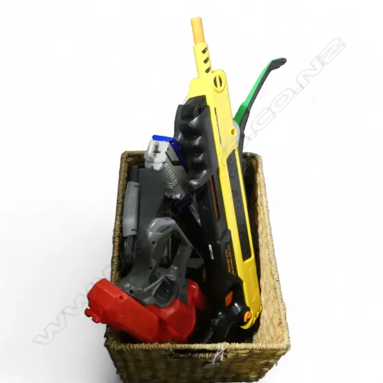 COLLECTION OF NERF GUNS, NERF BULLETS & A SALT GUN