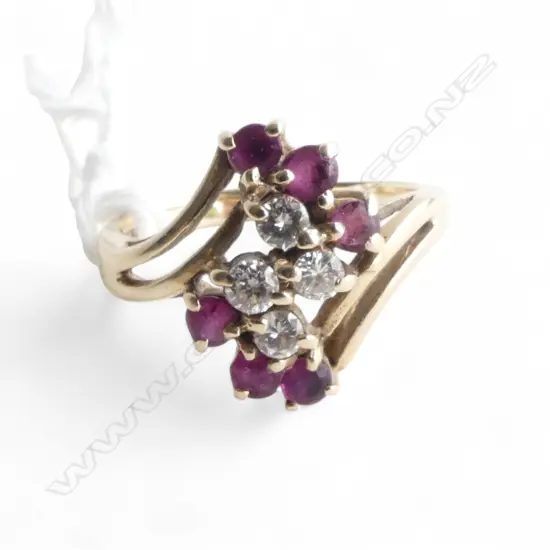 9CT DIAMOND & RUBY RING, 3.3gms SIZE O