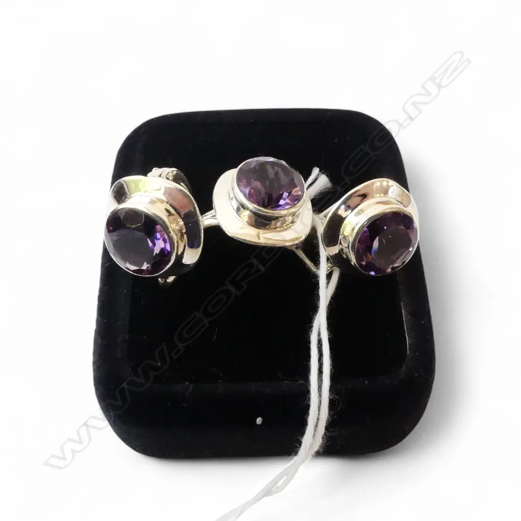 SILVER & AMETHYST SET; PR EARRINGS, omega backs & MATCHING RING Image 1++