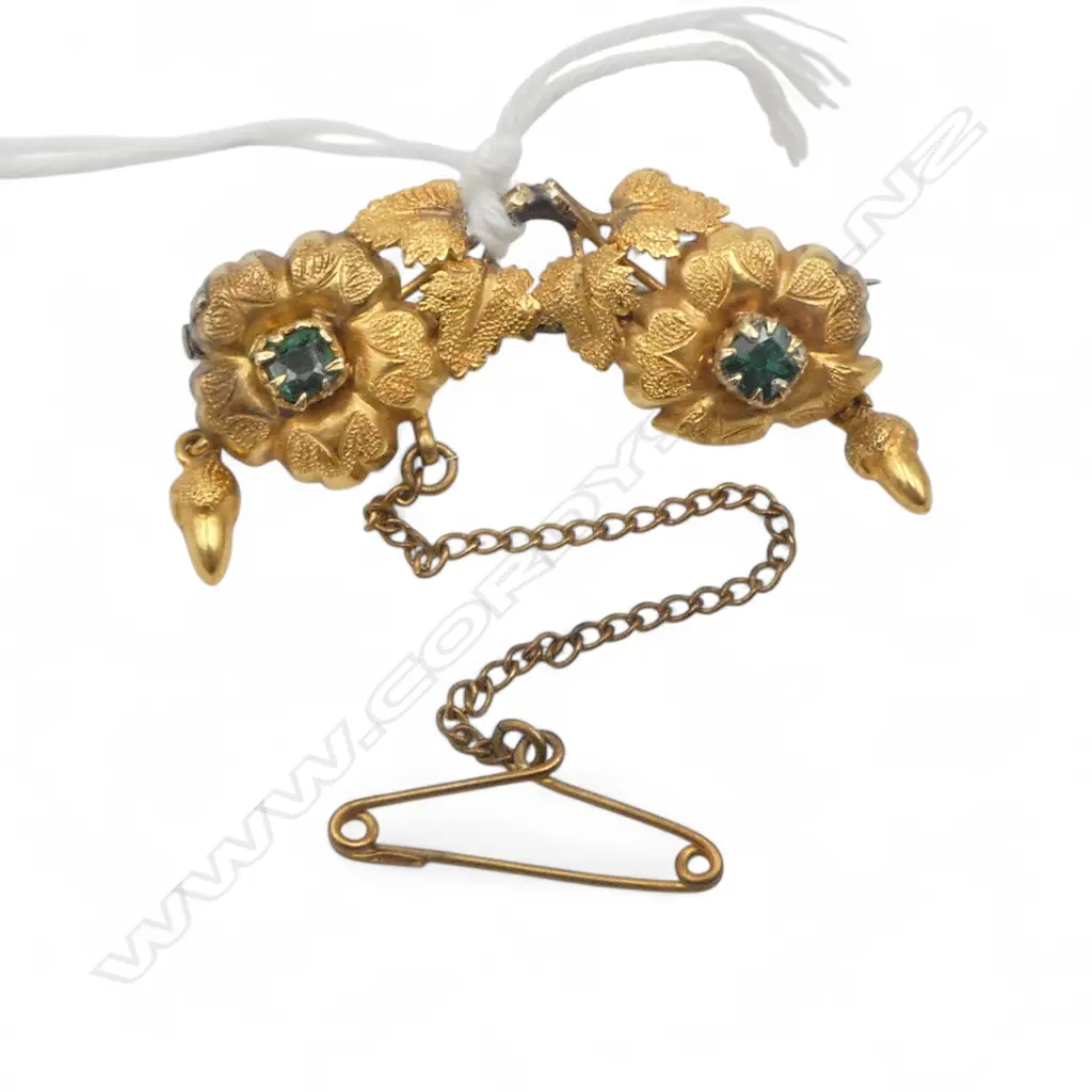 VICTORIAN 18ct GILDED GOLD FLORAL BROOCH 2 GREEN STONES 3.47gms Image 1++