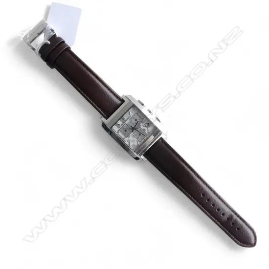 BURBERRY WRIST WATCH, RUNNING