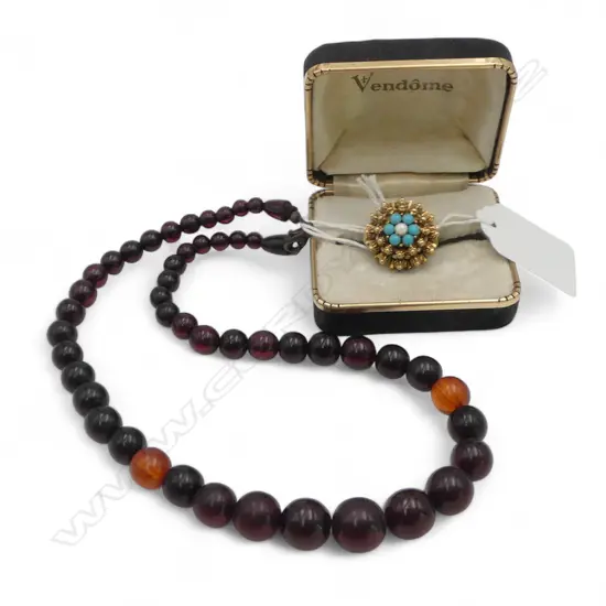 VINTAGE AMBER STYLE PLASTIC NECKLACE + RETRO GOLD PLATE RING