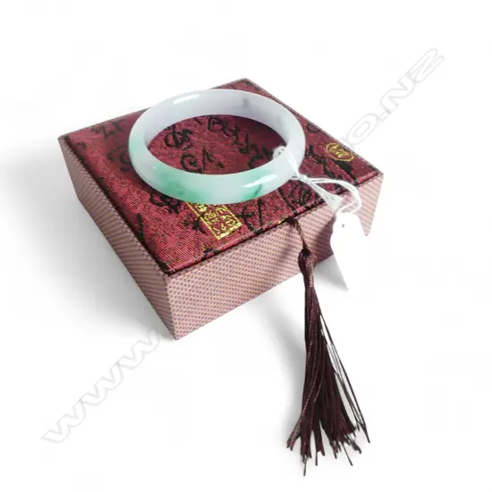 JADE BANGLE, 65mm int. dia, BOXED