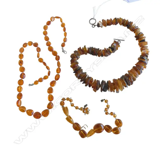 2 AMBER NECKLACES L.590mm + 1 YELLOW GLASS 