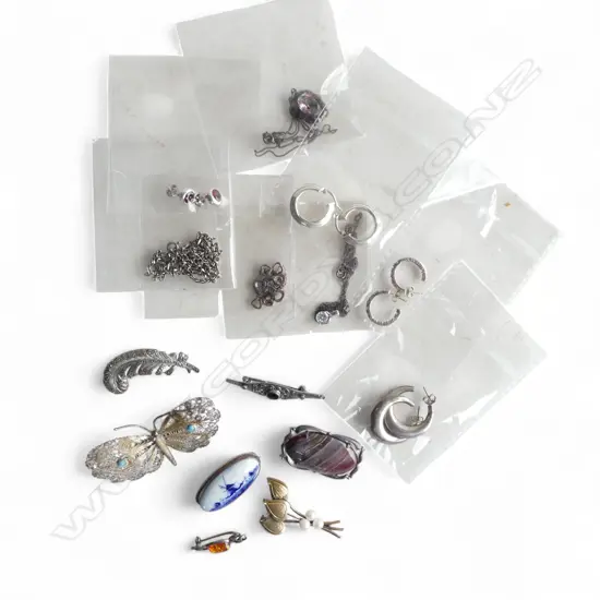 ASST. SILVER JEWELLERY BROOCHES etc