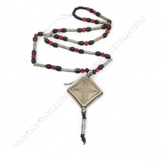 TRIBAL COIN SILVER ? & BEAD NECKLACE L.720mm