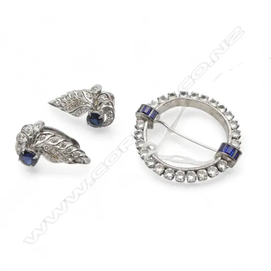 SILVER DECO STYLE BROOCH 30mm & PR CLIP ON EARRINGS SAPP/ DIAMOND 1 stone missing 5.4 Gr