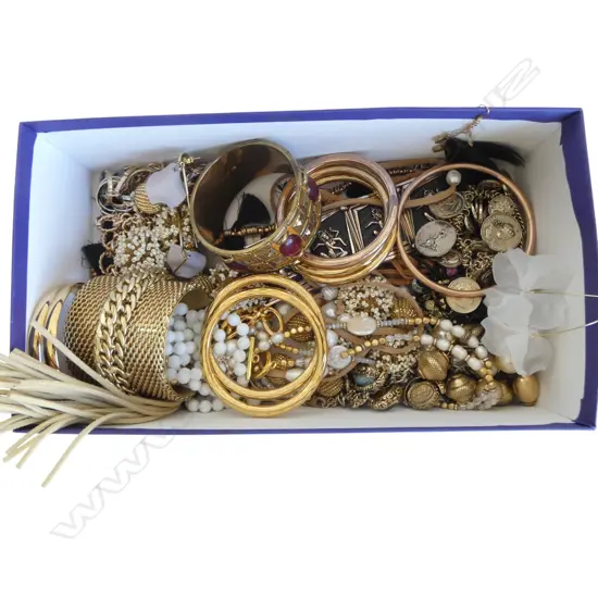 GOLD TONE COSTUME JEWELLERY