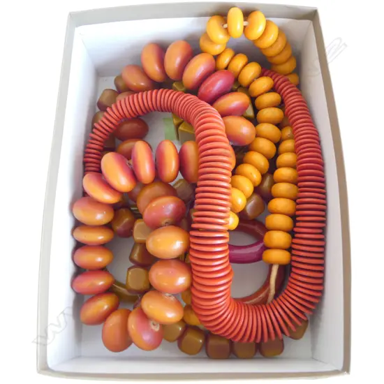 4 NECKLACES, 3 BANGLES & A BRACELET, MOSTLY RESINS