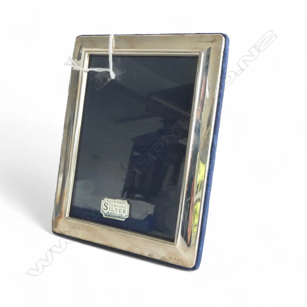 BOXED S/SILVER PHOTO FRAME H150MM Image 1++