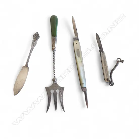 EARLY 20thC STG SILVER PICKLE FORK w. GREENSTONE HANDLE + STG SILVER BUTTER KNIFE & 2 POCKET KNIVES