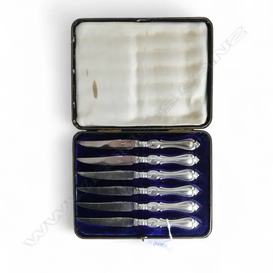 6 FRUIT KNIVES w. STG SILVER HANDLES L.175mm, CASED