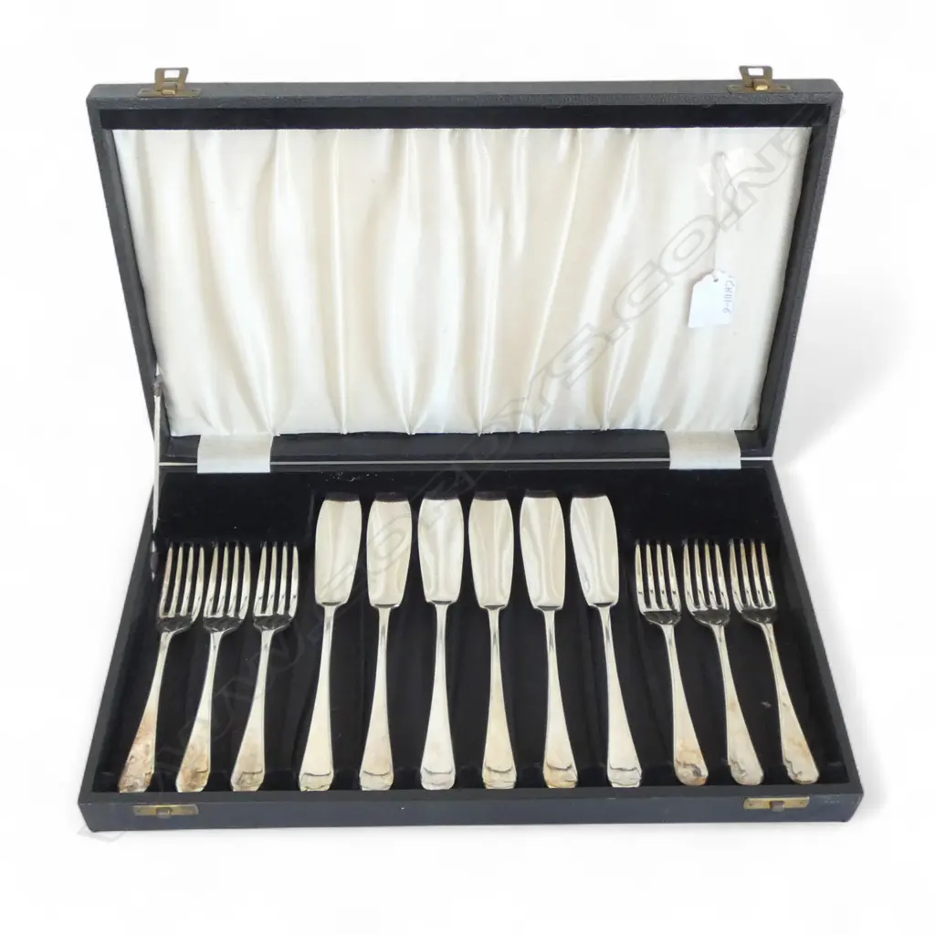 CASE 6 PLACE SHEFFIELD FISH CUTLERY SET Image 1++