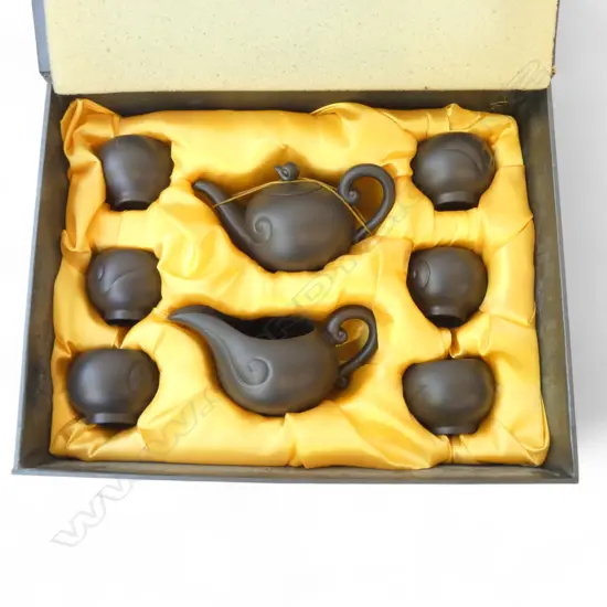 CASED PURPLE ZUN ROCK ORE LONG DE TANG TEA SET