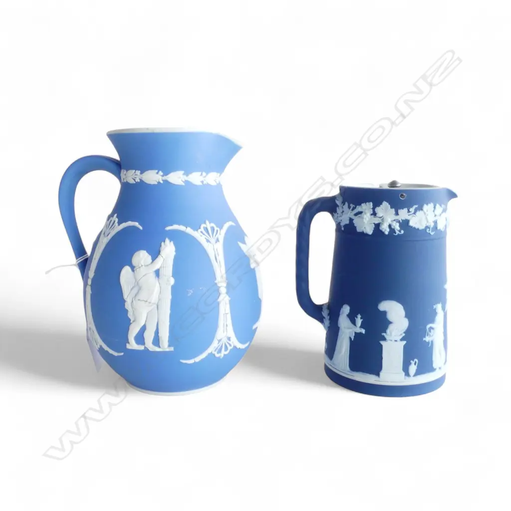 2 WEDGWOOD BLUE JASPER WARE JUGS H.190mm 1 w. REPAIRED RIM Image 1++