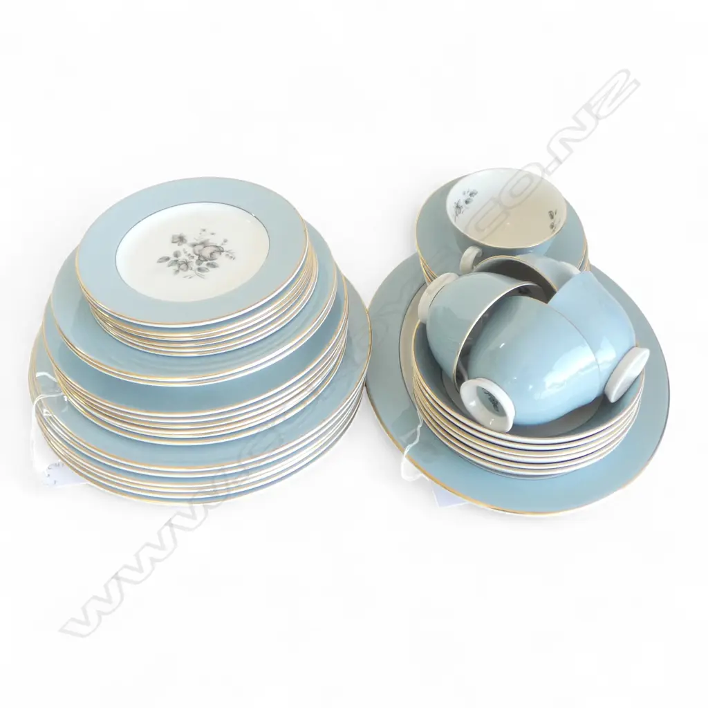 ROYAL DOULTON 'ROSE ELEGANS' PAT. PART DINNER SERVICE Image 1++