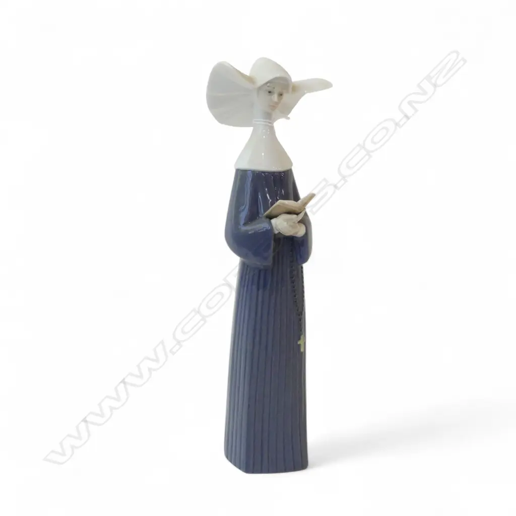 LLADRO #5500 'PRAYERFUL MOMENT' NUN H.260mm + BOX Image 1++