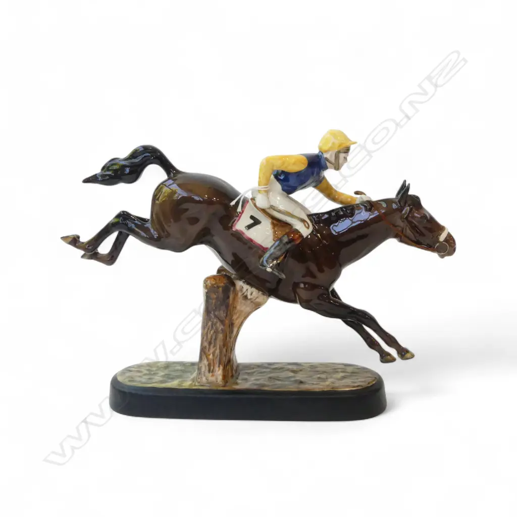 VINTAGE BESWICK FIGURINE 'STEEPLECHASER', H.220 x 2590mm Image 1++