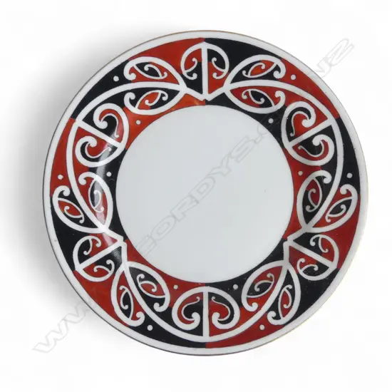 ROYAL DOULTON 'MAORI ART' PLATE Dia.157mm