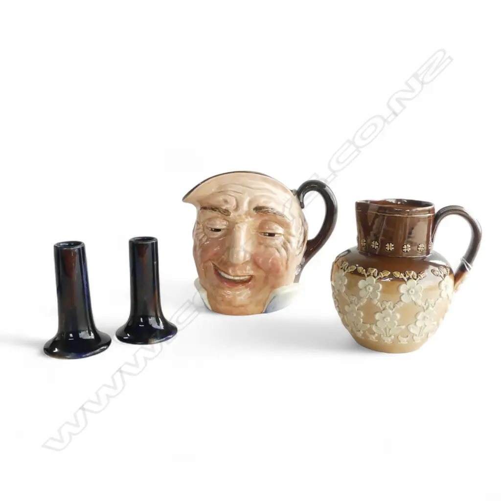 ROYAL DOULTON TOBY JUG, H.150mm, DOULTON LAMBETH JUG, H.130mm & 2 VICT. GH RICHARDS VASES, H.100mm Image 1++